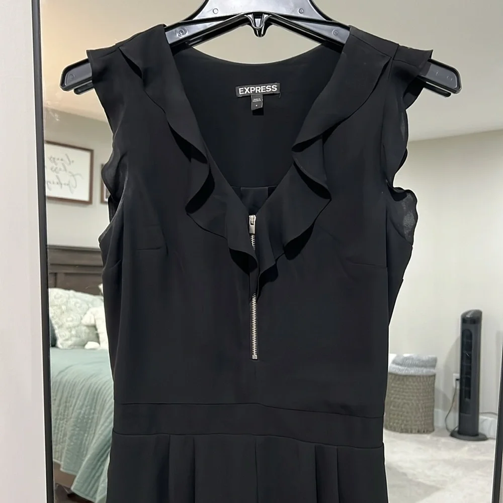 Express: Size 4, Black Ruffle Romper - Picture 2 of 5
